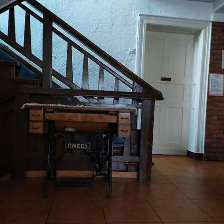 Dom Turysty Pttk Ostello Stary Toruń Esterno foto